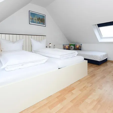 Haus Strandkorb Mit Fruehstuecksoption * Bensersiel