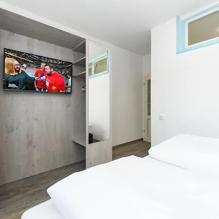 Haus Strandkorb - Poolnaehe - Garten - Tischtennis Daire Bensersiel